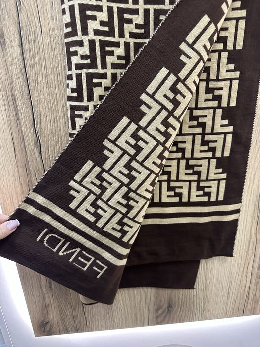 Шарф жіночий теплий guess