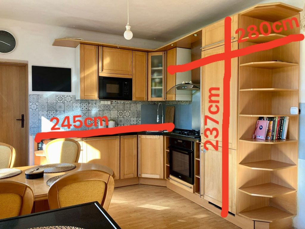 Kuchnia kompletna z AGD , granitowy blat, bardzo ładny stan.