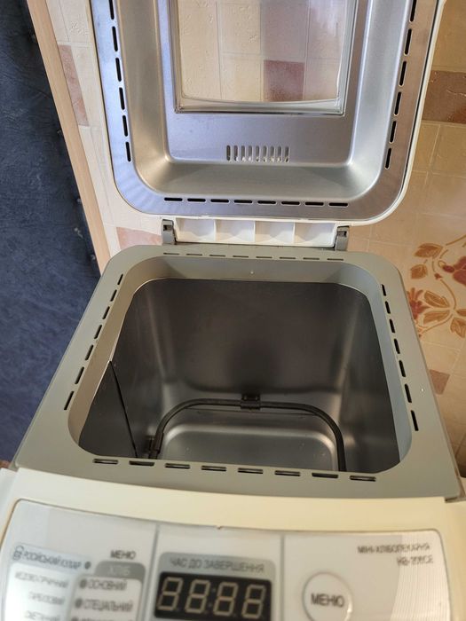 Хлібопічка LG, 550вт, 2л, 7 програм