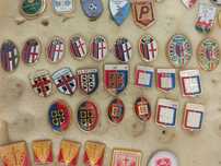 Pins Bologna e Cagliari Itália