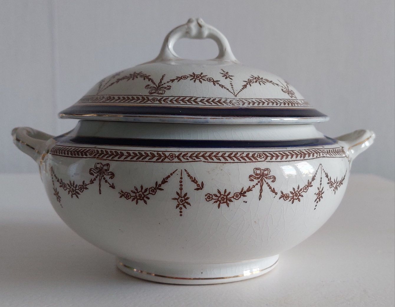 Mała angielska waza porcelanowa