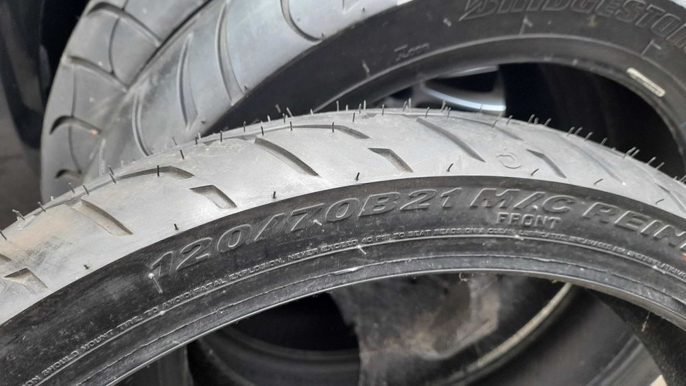 xv  1900  stratoliner  xv  1900 raider opona