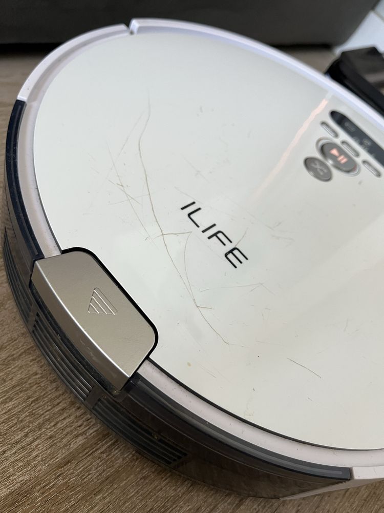 Robot ILIFE V8 plus