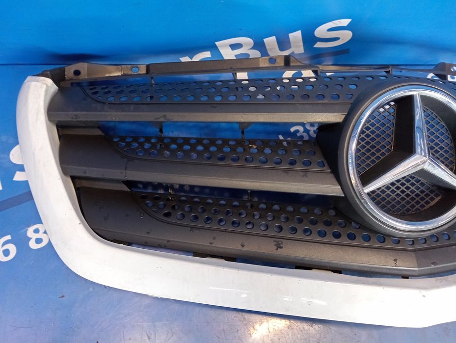 Решітка радіатора Sprinter W906 Спрінтер В906 Спринтер в 906