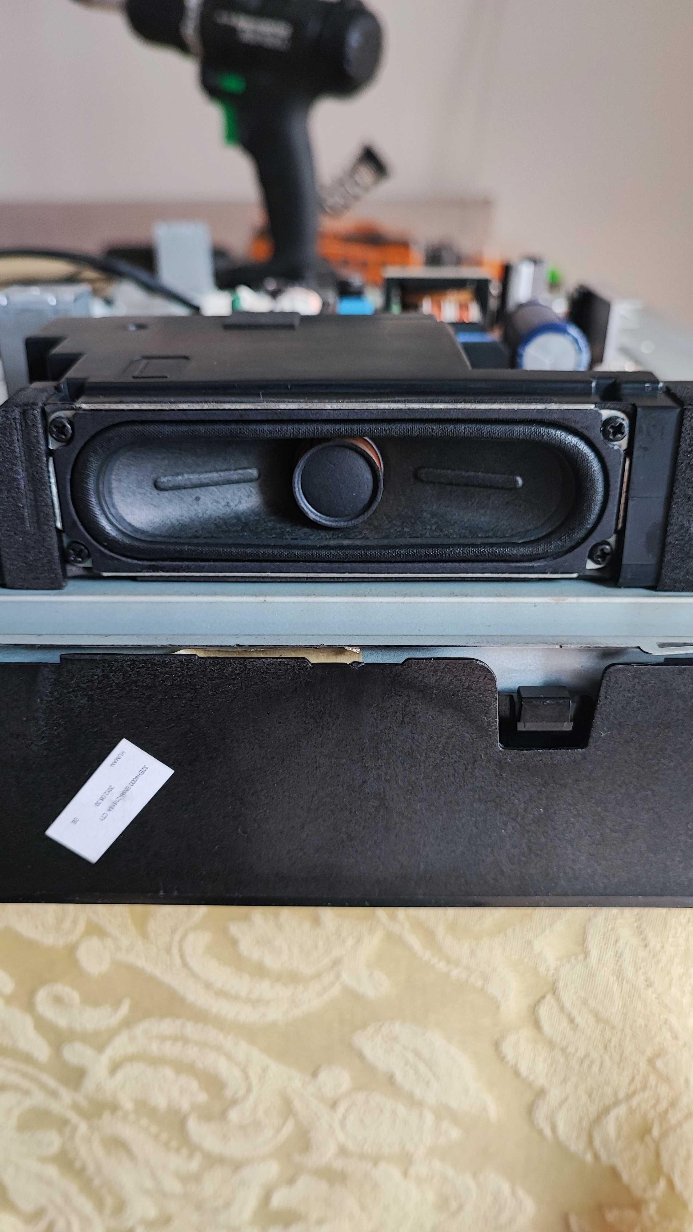 Tv Samsung UE32EH4000 para peças/reparar.