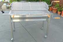 Grelhador Inox Rodas Para Leitao, Pernil, Frangos e Febras