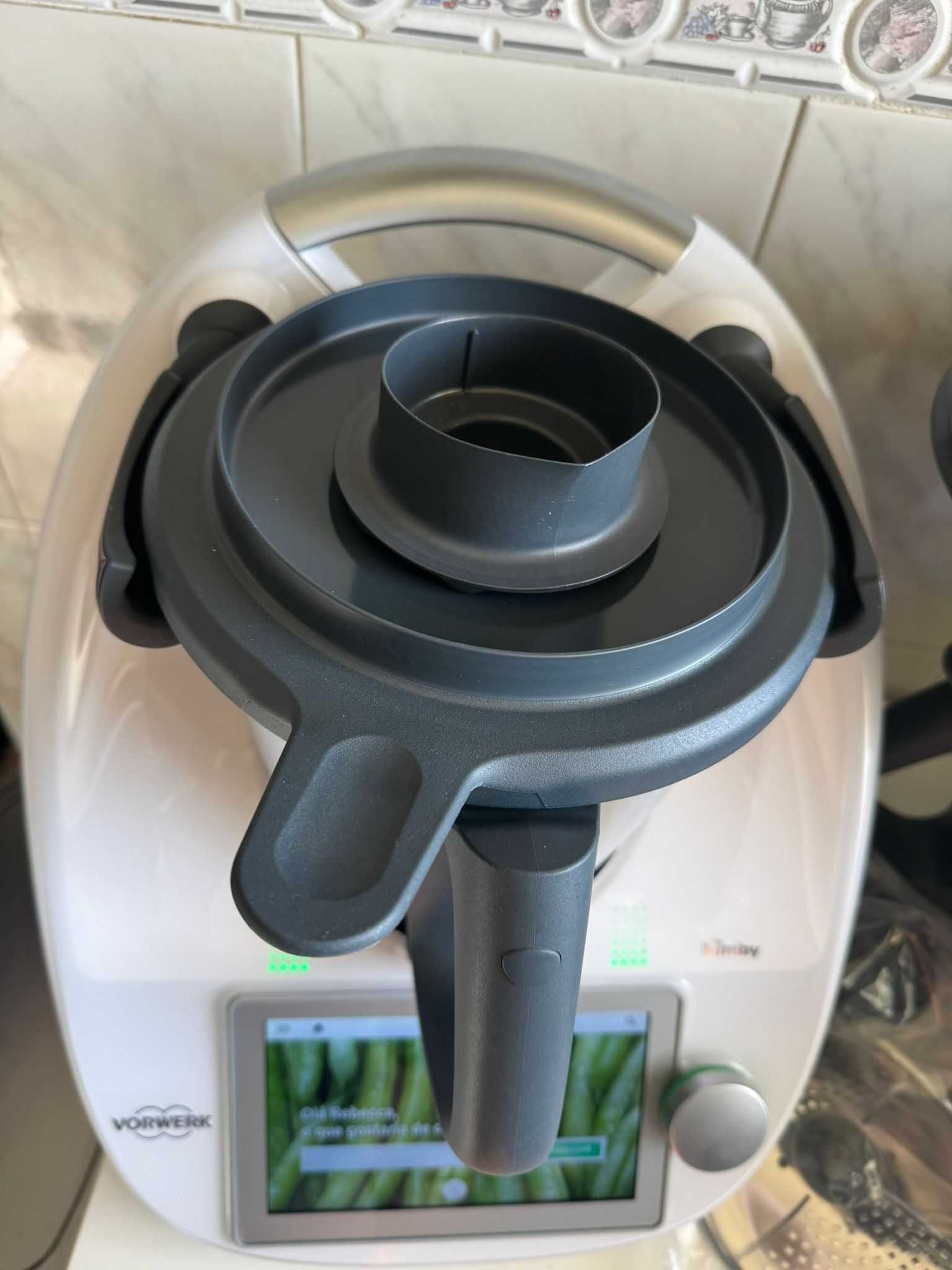 Bimby Tm6 pouco usada completa e com 2 copos