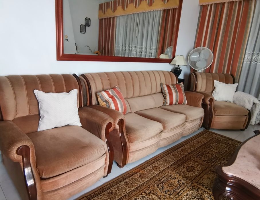 Sofá cama de 3 lugares mais 2 poltronas
