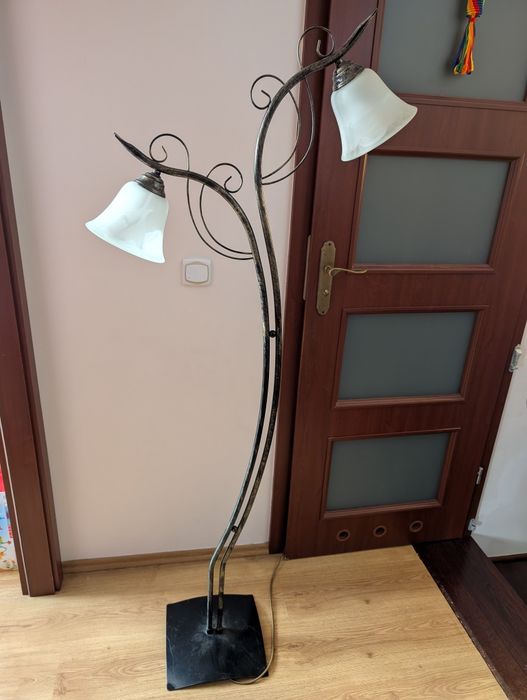 Lampa stojąca dwa klosze