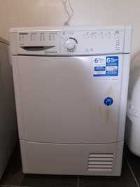 Maquina de secar Indesit 7kg