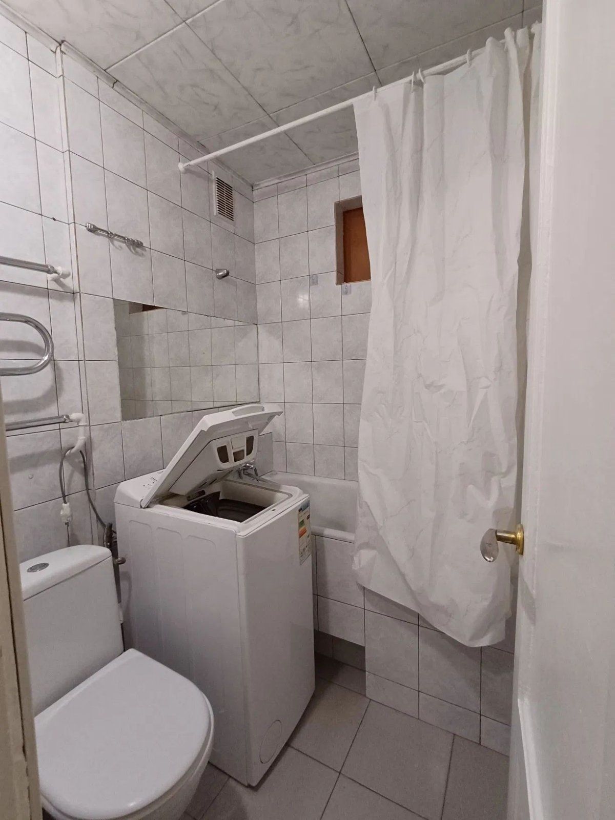Продам 1 ком. квартиру в центре, ул. Независимой Украины 2/5