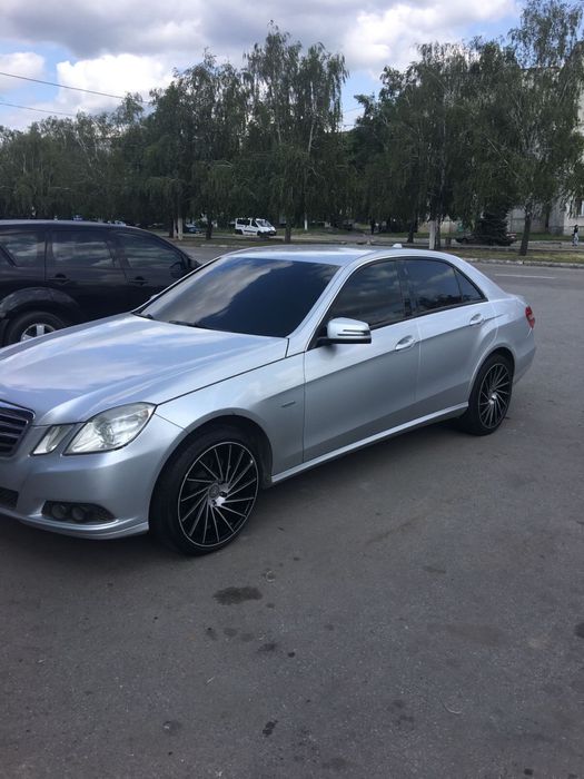 Mercedes-Benz W212 E220