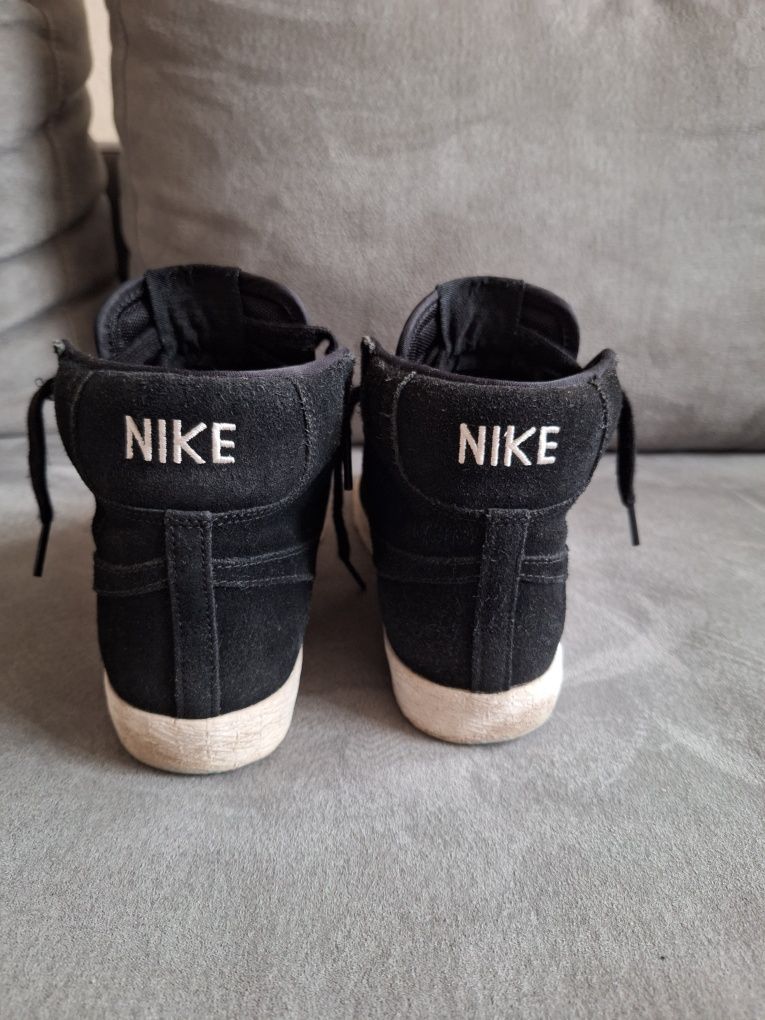 Buty Nike zamszowe,  r. 38