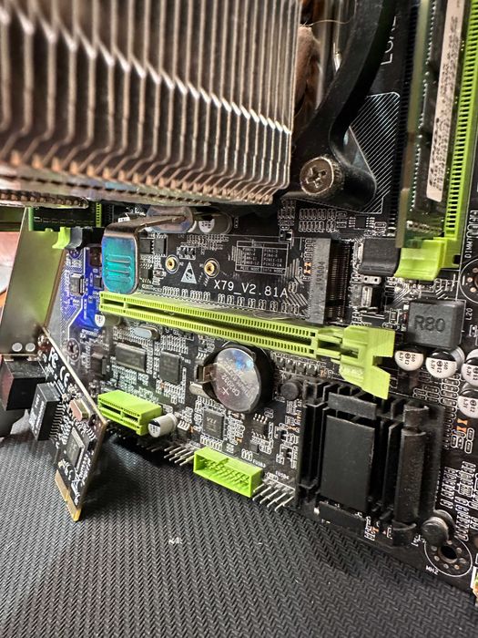 Комплект Kllisre X79 s2011 + Xeon 12 ядер E5-1650 v1 + 16GB + 90mm