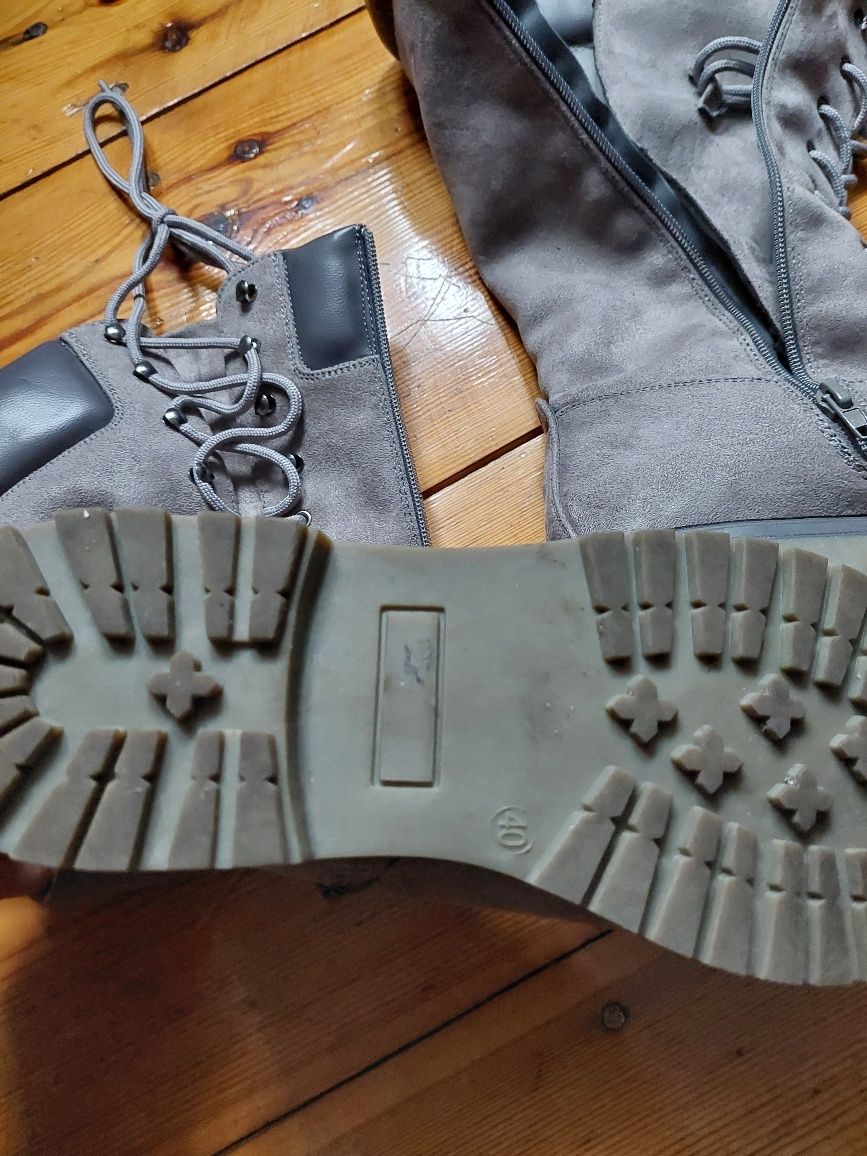 Glany traperki sznurowane 40