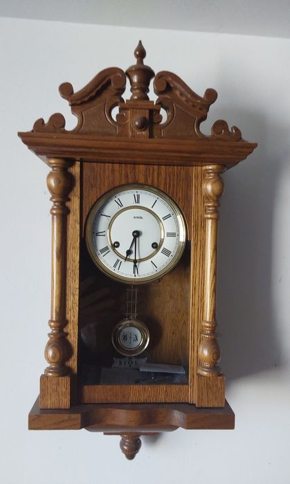 Годинник настінний деревянний Hermle з маятником та боєм