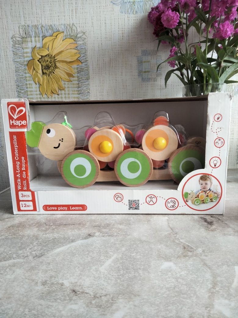 Дерев'яна каталка на мотузці "Гусениця" Hape