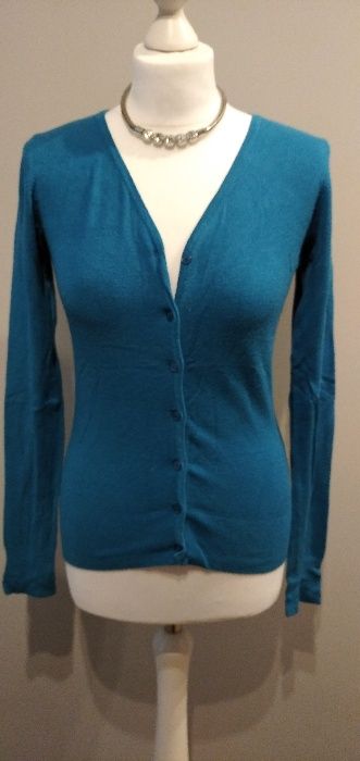 Niebieski błękitny sweterek zapinany na guzki M