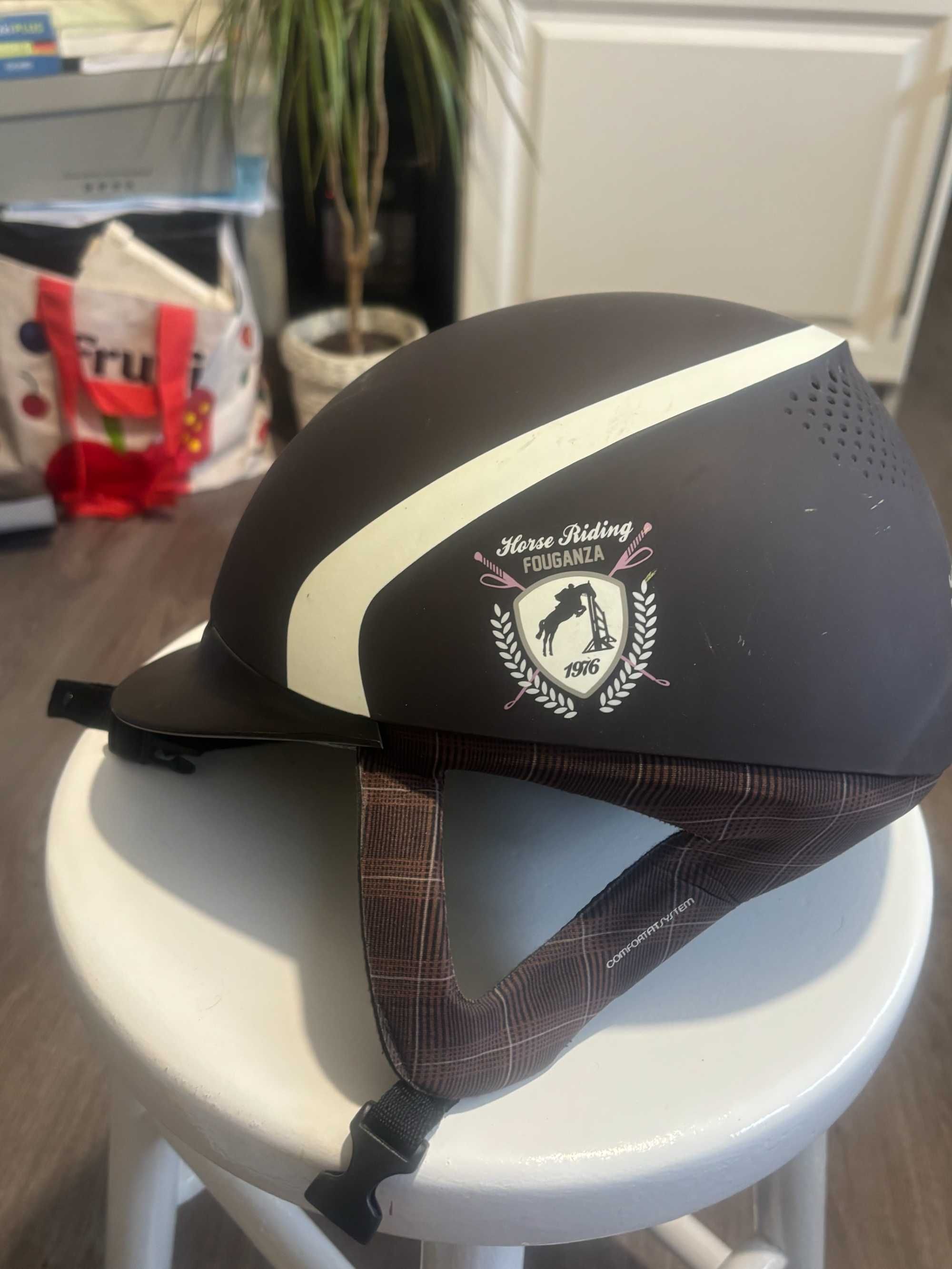 Kask do jazdy konnej Fouganza Marron . Rozmiar S 53-55 cm