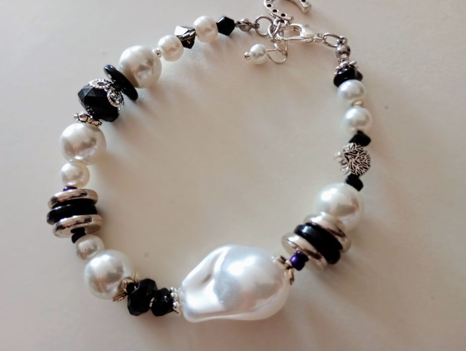 Okazja Biało _Srebrno_Czarny lekki wyjątkowy jedyny taki zestaw biżute