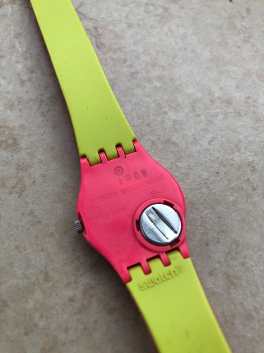 Zegarek Swatch Biko Roose Neon Pink LP131 długi pasek damski