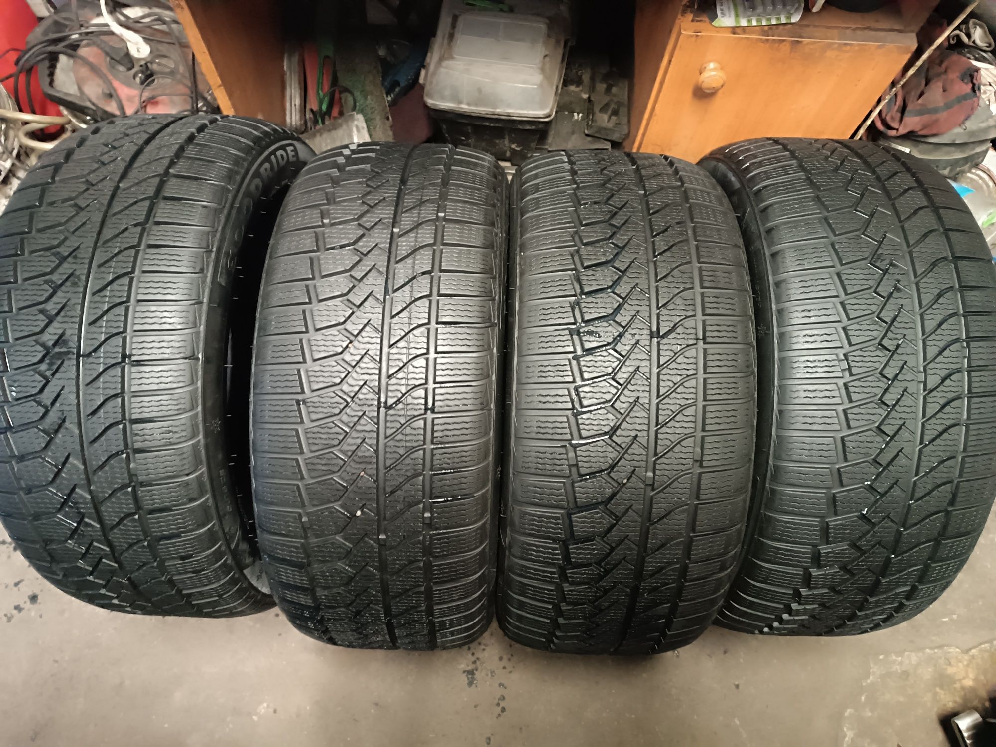 Sprzedam bardzo ładne Opony 245/45 r17