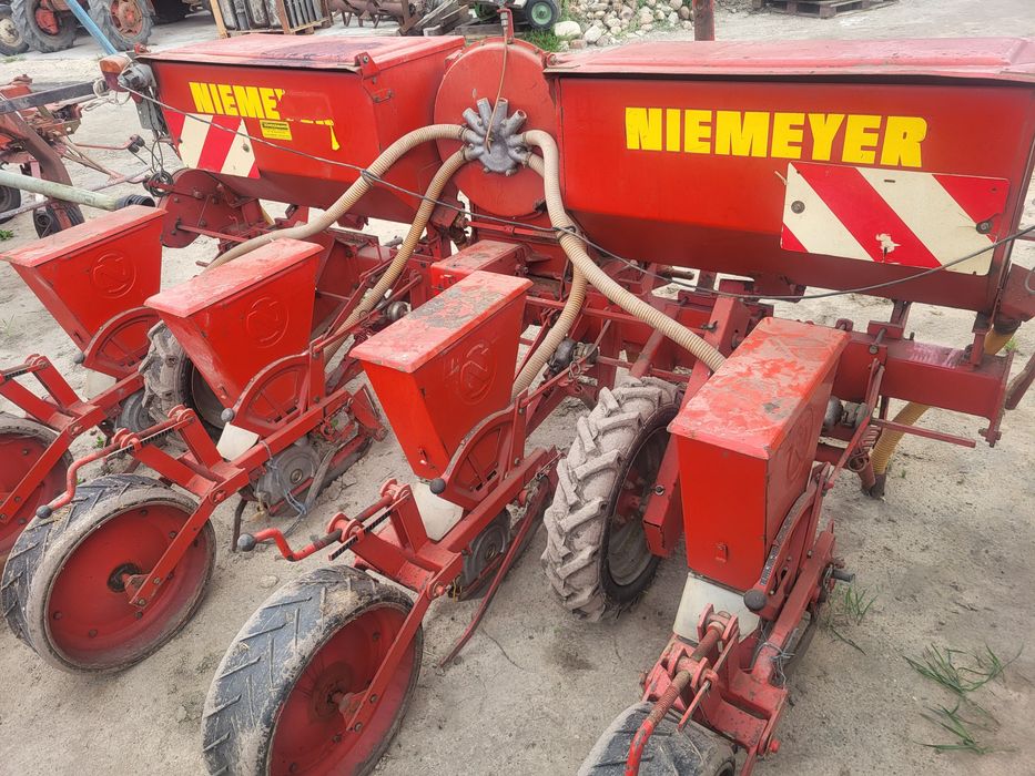 Siewnik do kukurydzy pneumatyczny Niemeyer Gaspardo