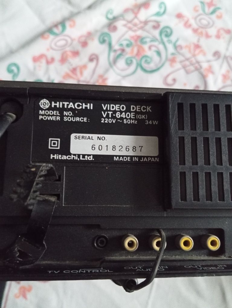 Video Hitachi VT-640E uszkodzone