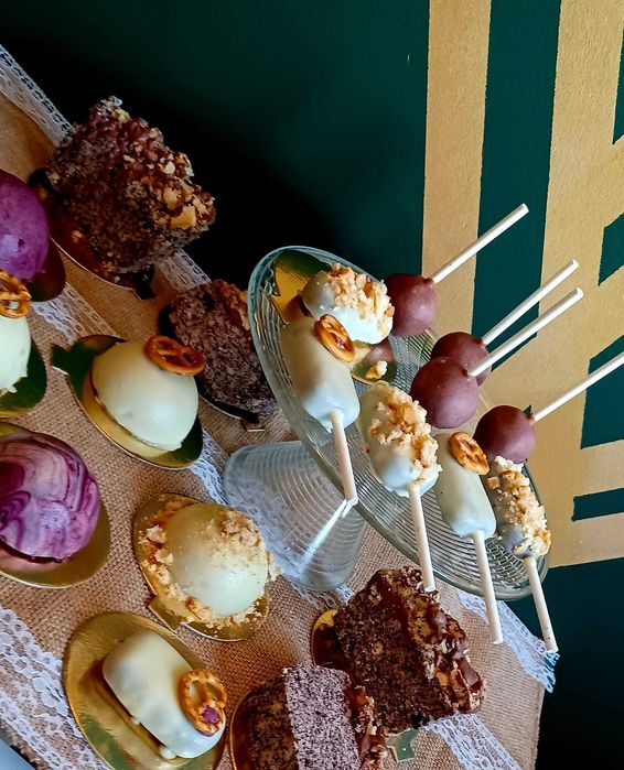 Ciasta monoporcje deserki stoły słodkie wesela komunie imprezy