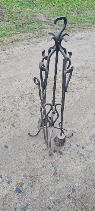 Kuty stalowy przybornik do czyszczenia kominka kozy