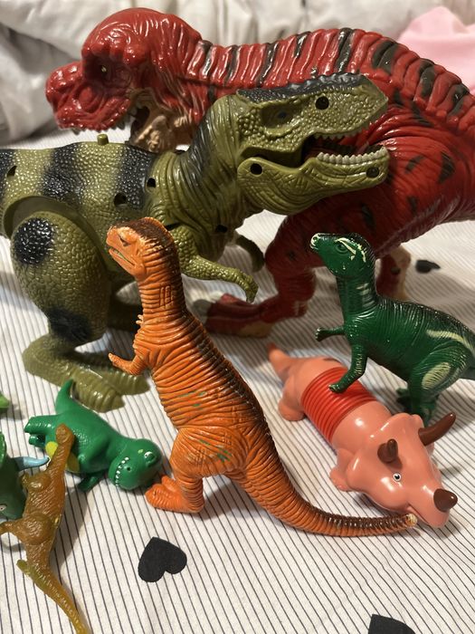 Динозаври іграшки фігурки зі звуком