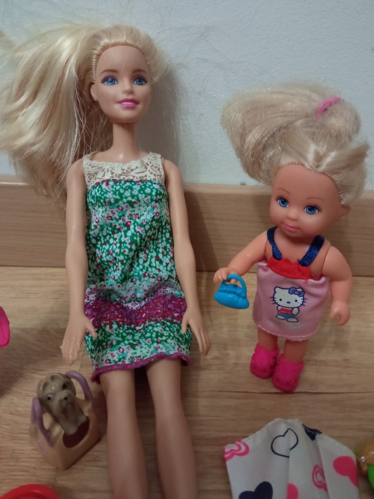 Zestaw Lalka Barbie akcesoria ubranka zwierzątka