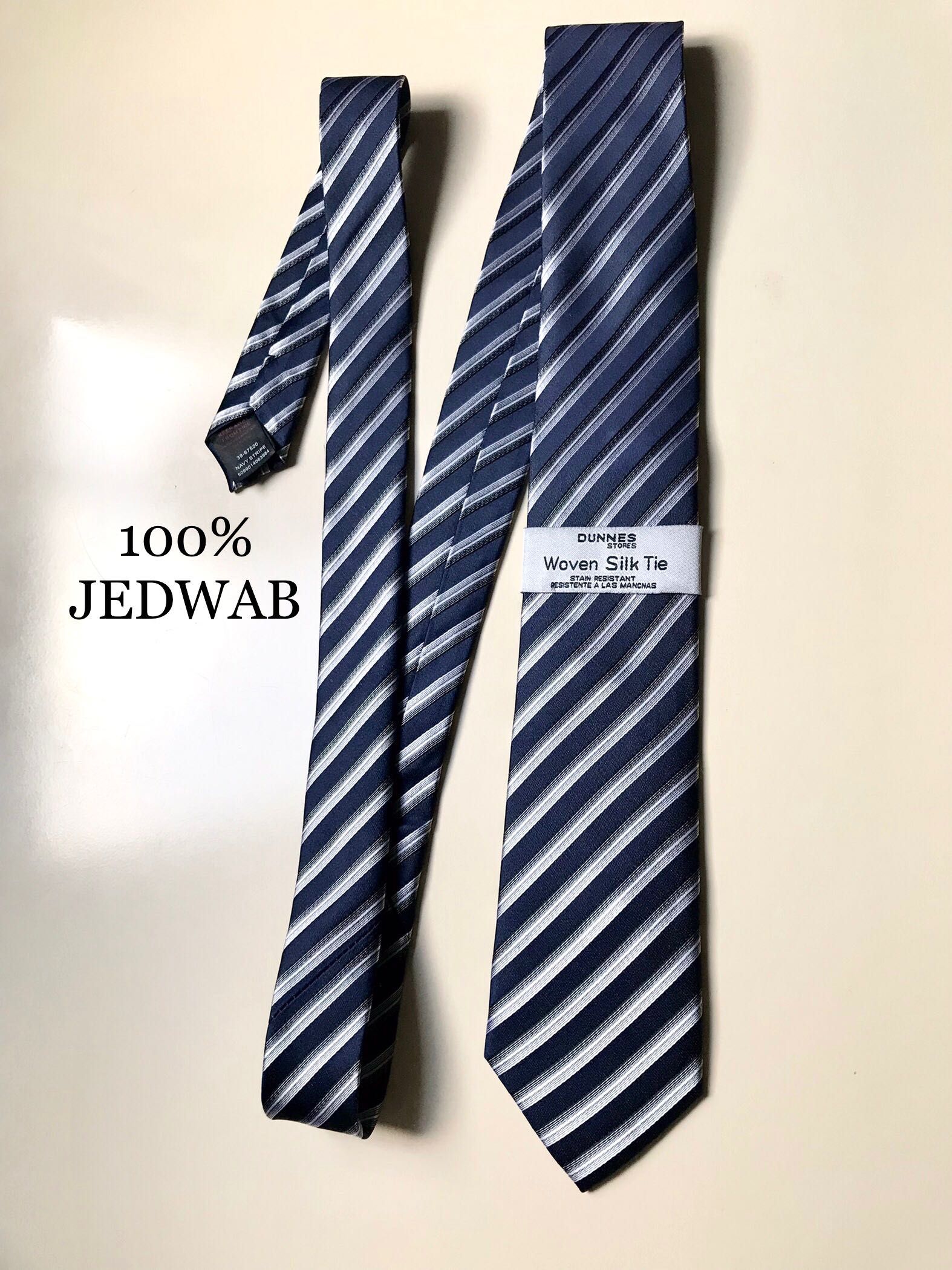 Nowy, jedwabny krawat 100 % granatowy srebrny czarny elegancki 148 cm