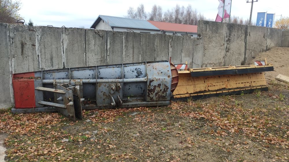 Pług stalowy do odśnieżania jcb 4cx zimowe utrzymanie
