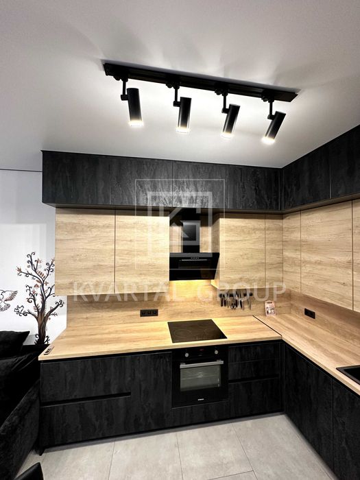 БЕЗ КОМІСІЇ! ТаунХаус з ремонтом. 3 поверхи. Площа 125м2. ЛІС і ОЗЕРО