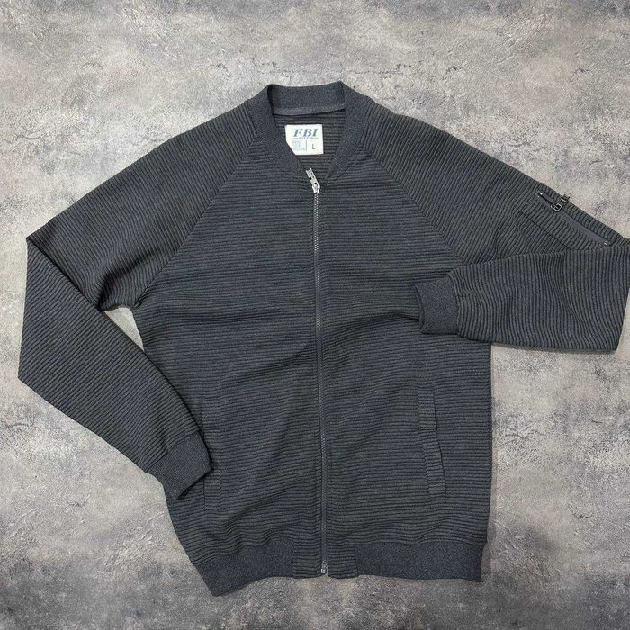 Стильний чоловічий бомбер FBI