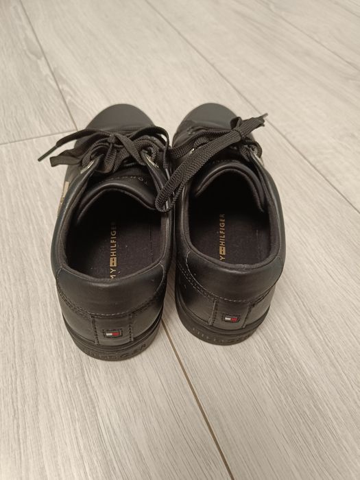 Sprzedam buty damskie Tommy Hilfiger