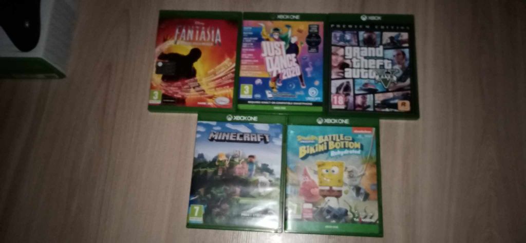 Xbox one zestaw z kinektem i grami
