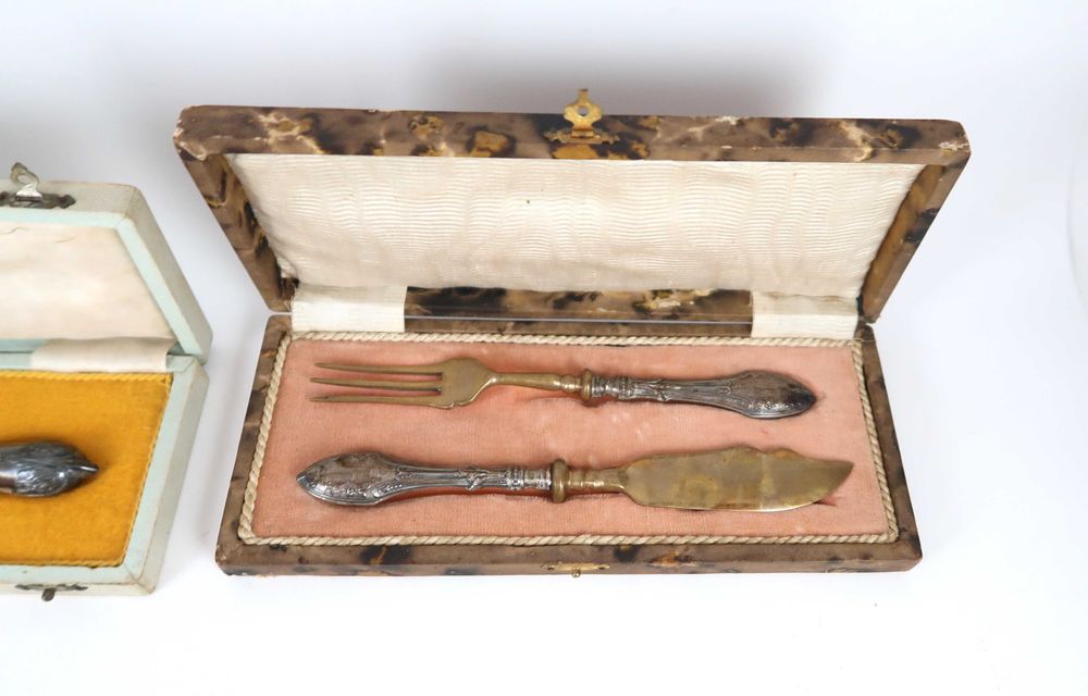 Talheres muito antigos em prata e cobre