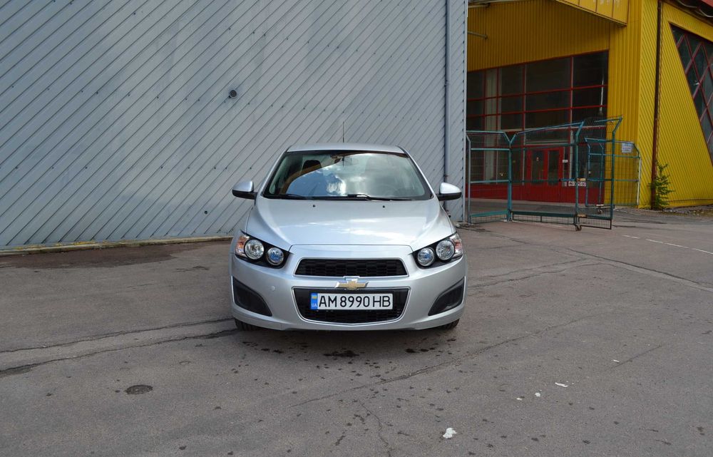 Chevrolet Aveo//Sonic T300 в седані