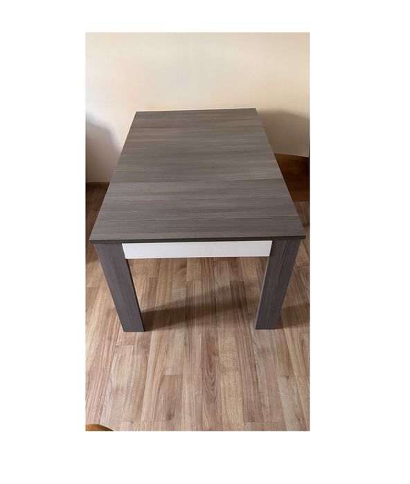 Rozkładany stół na sprzedaż