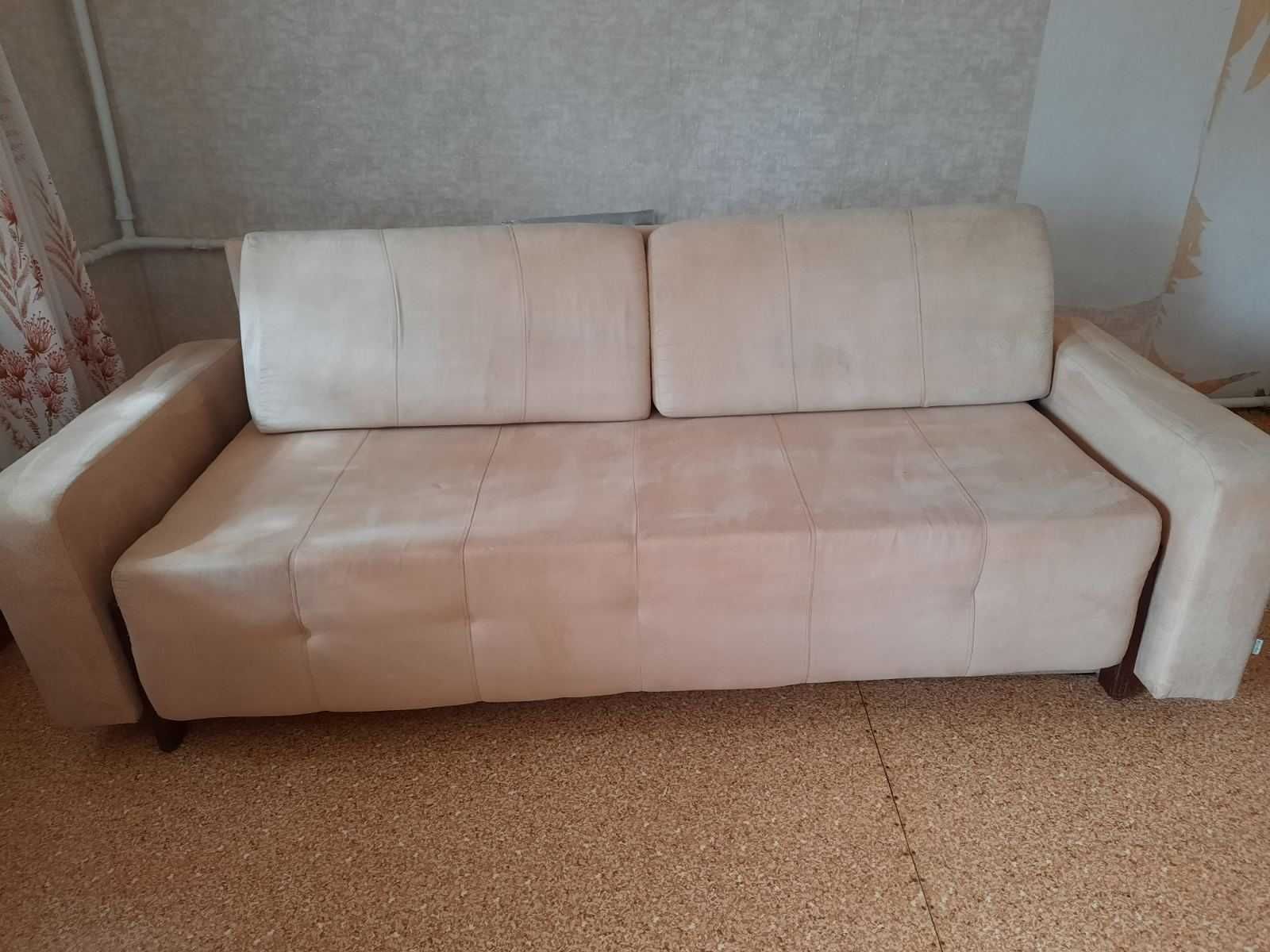 Продам диван розмір 2.4х1.0