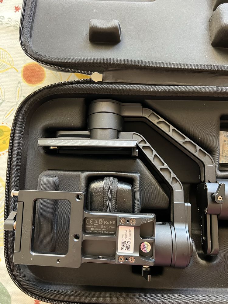 Gimbal Zhiyun Crane 2 para DSLR/mirrorless - kit completo sem bateria