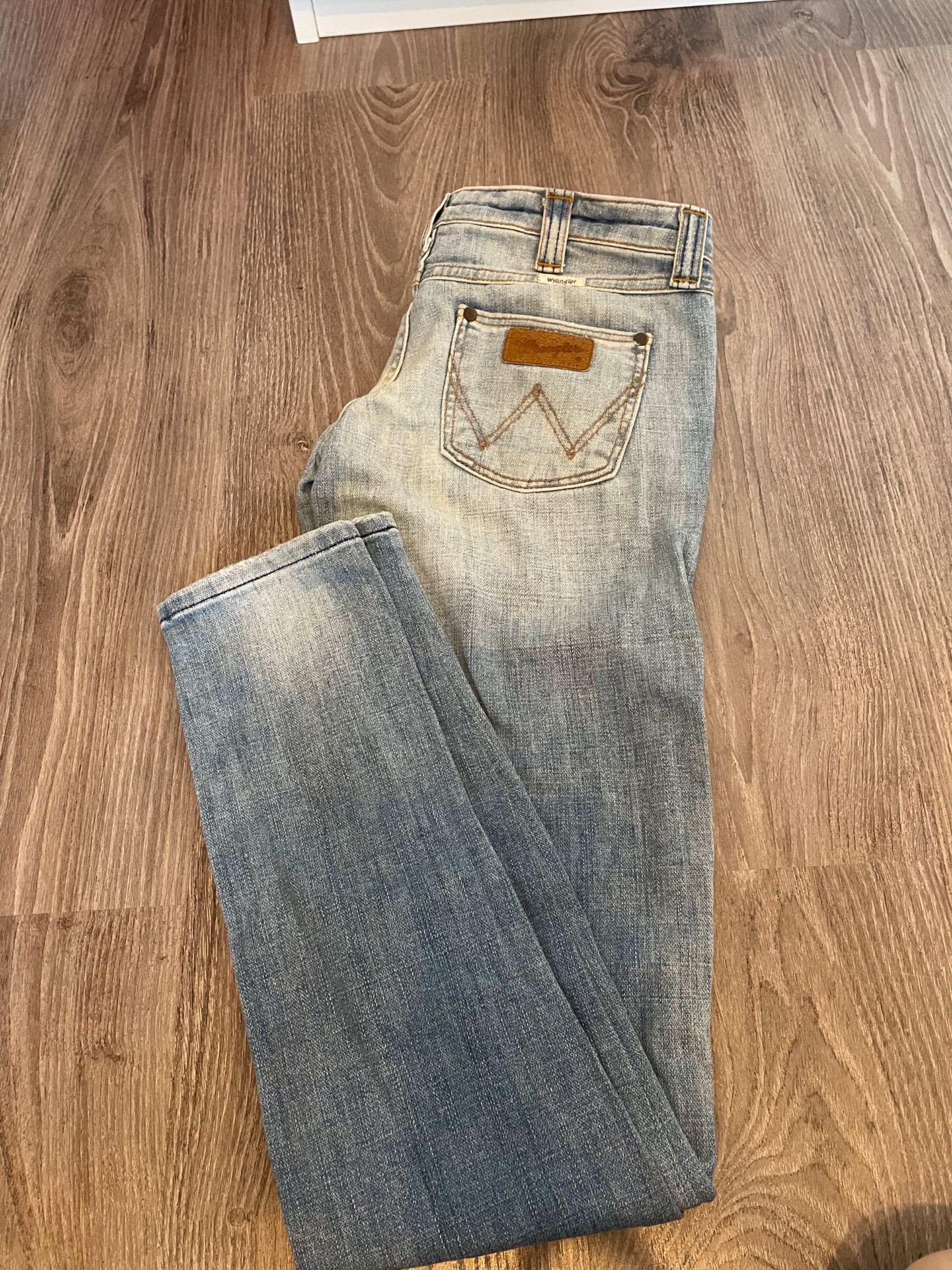 Spodnie jeans Wrangler w25 L32