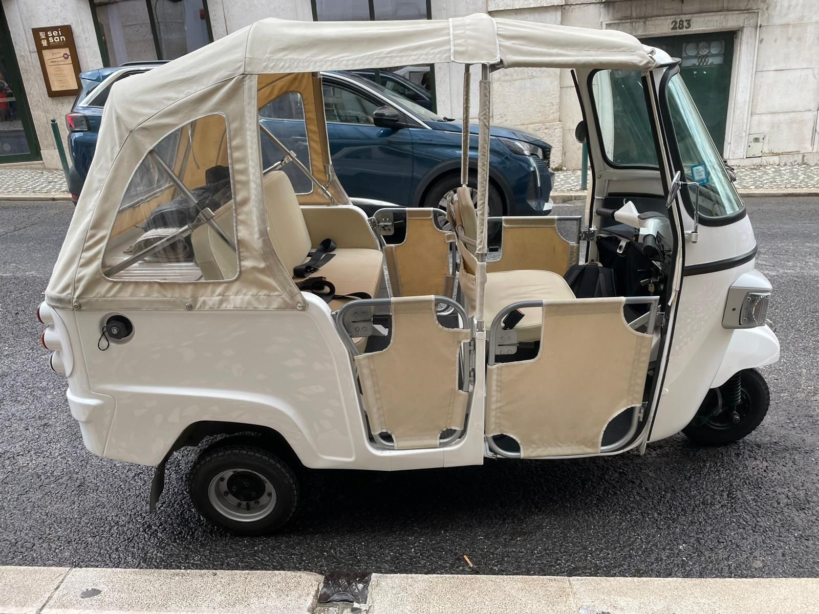 Tuk tuk Piaggio calessino 200