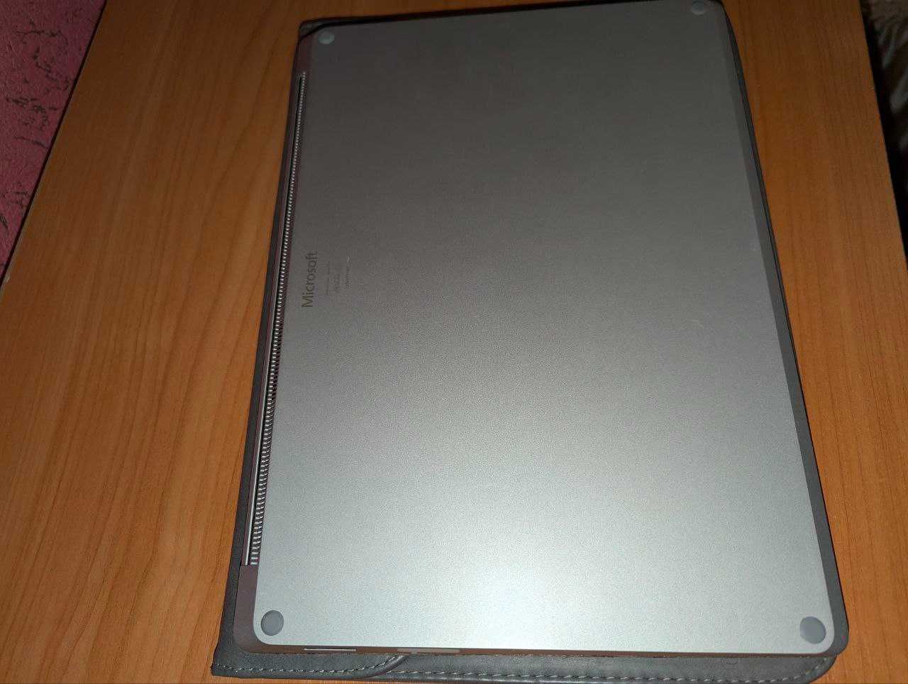 Microsoft Surface Laptop 2 - 13.5" Model 1769