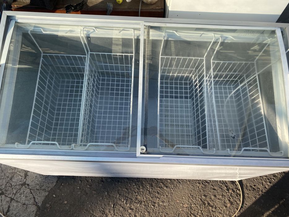 Прадам морозильну камеру 400л.