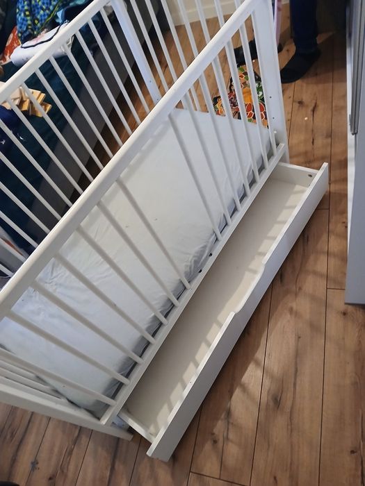 Łóżeczko białe z szufladą