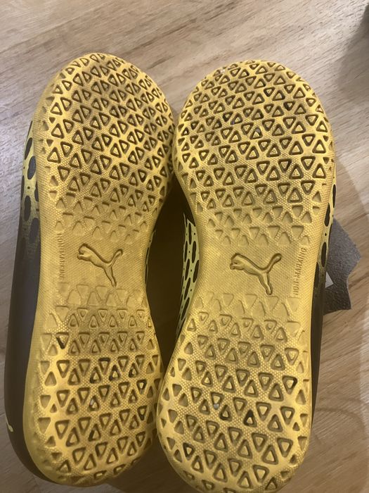 Halówki buty puma pilka nozna