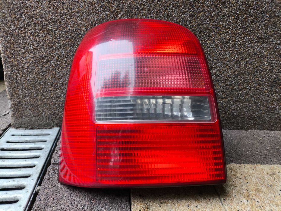 Lampa Tylna Lewa Audi A4 B5 Kombi Lift
